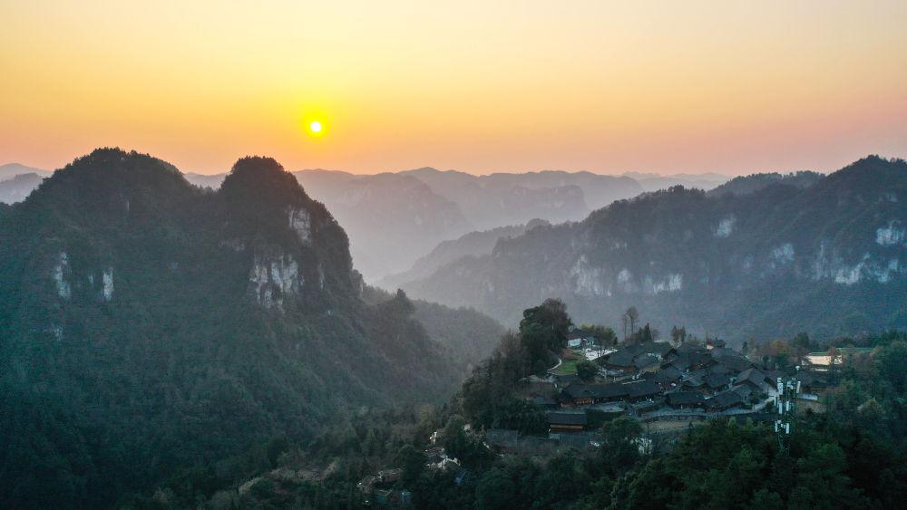 习近平总书记引领全党树立和践行正确政绩观