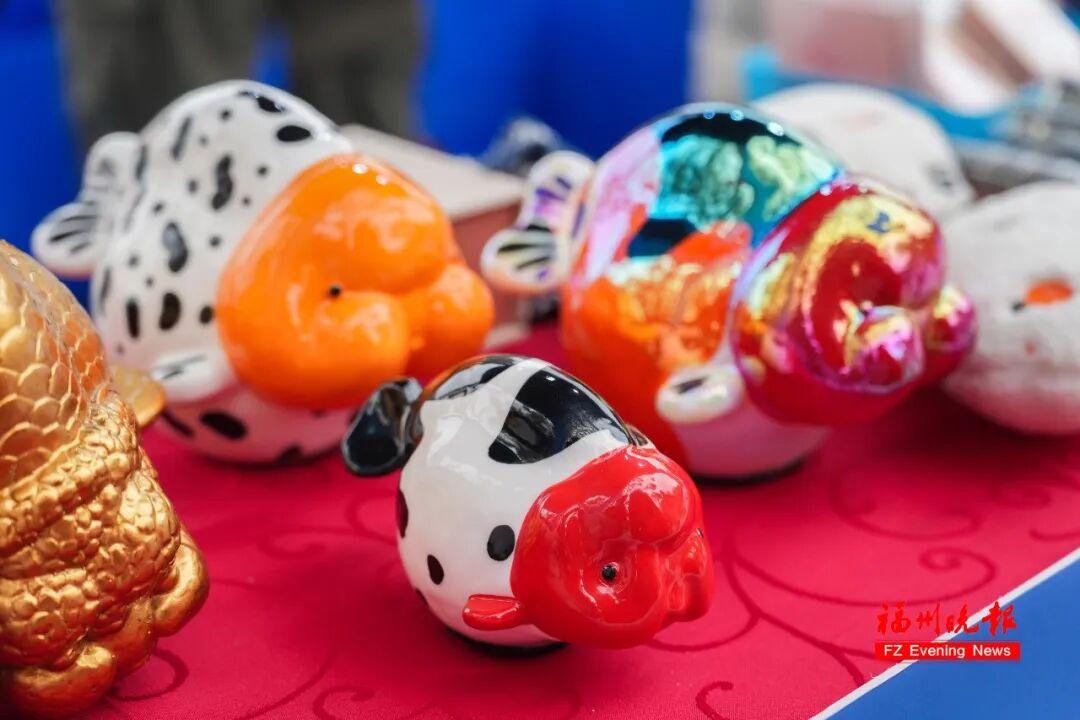 免费！福州西湖公园上新！五福金鱼来了！