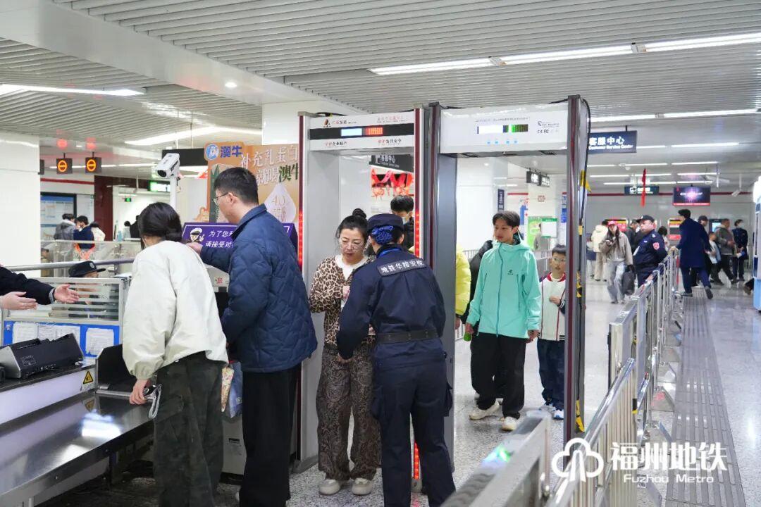 990.3万人次!春节假期,福州地铁客流迎来开门红! 990.3万人次!春节假期,福州地铁客流迎来开门红!