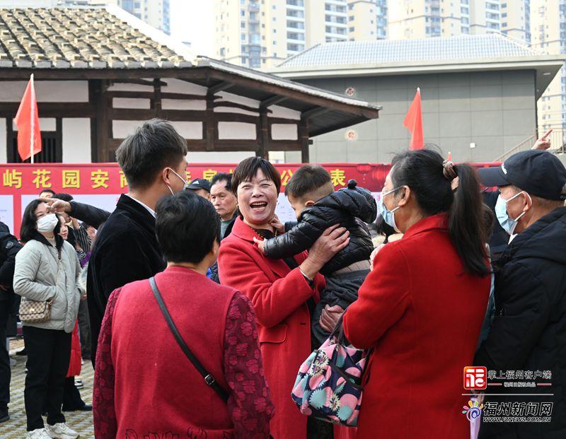 新春走基层 | 回迁房里过新春：“老邻居”上楼 “老地方”安家