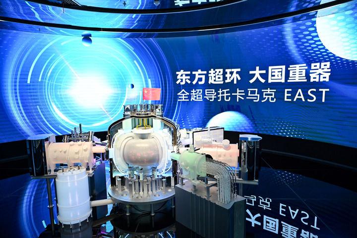 总书记在全国两会上的重要部署引领中国式现代化谱新篇