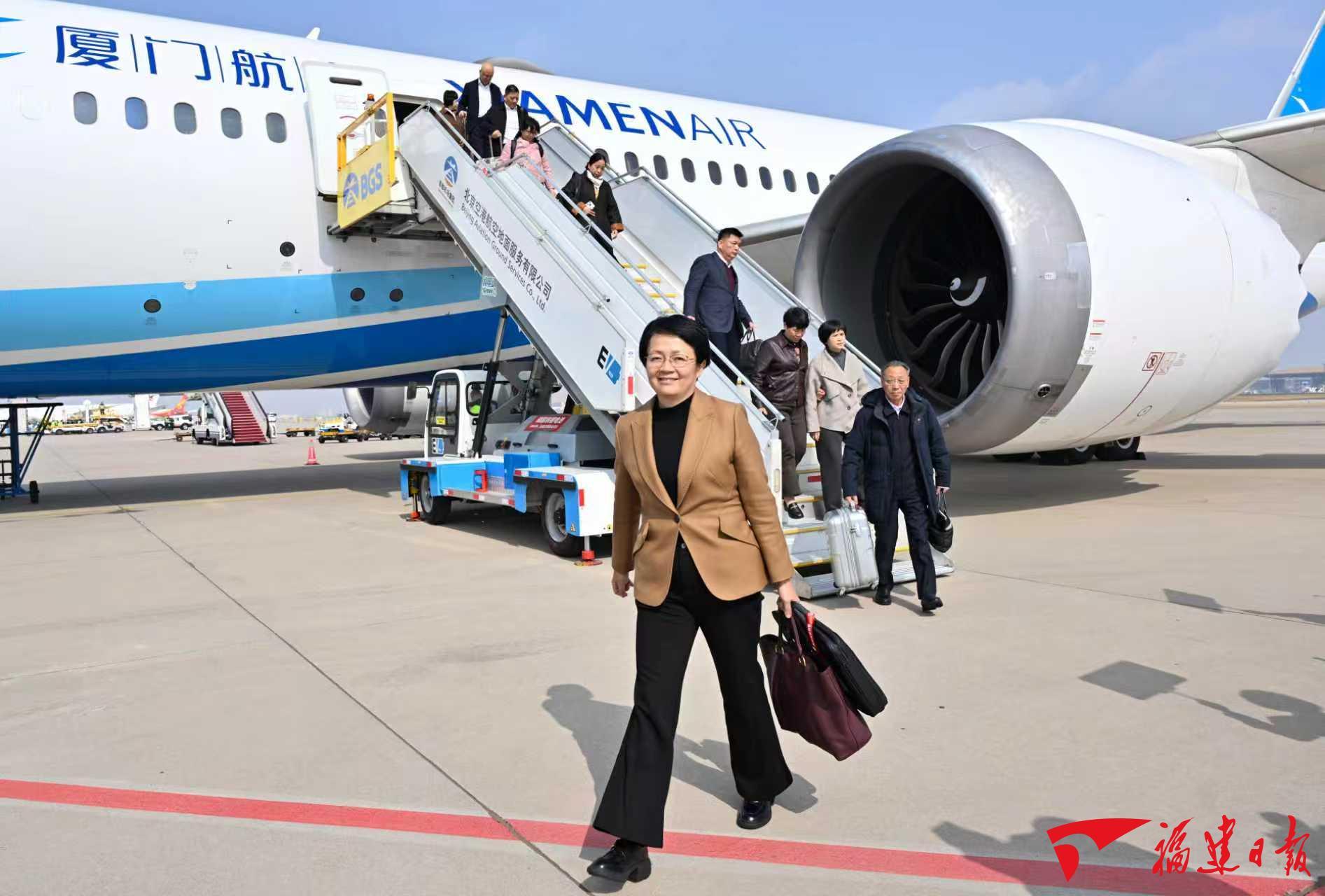 福建省全国人大代表和全国政协委员抵京