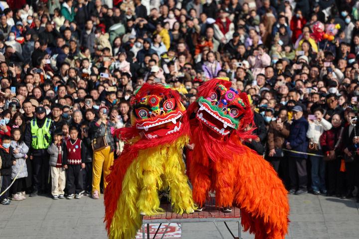 钟华论：在中国式现代化新征程上策马奔腾