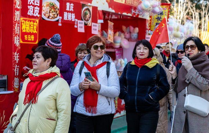 钟华论：在中国式现代化新征程上策马奔腾