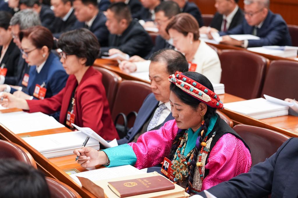 十四届全国人大四次会议开幕会在京举行