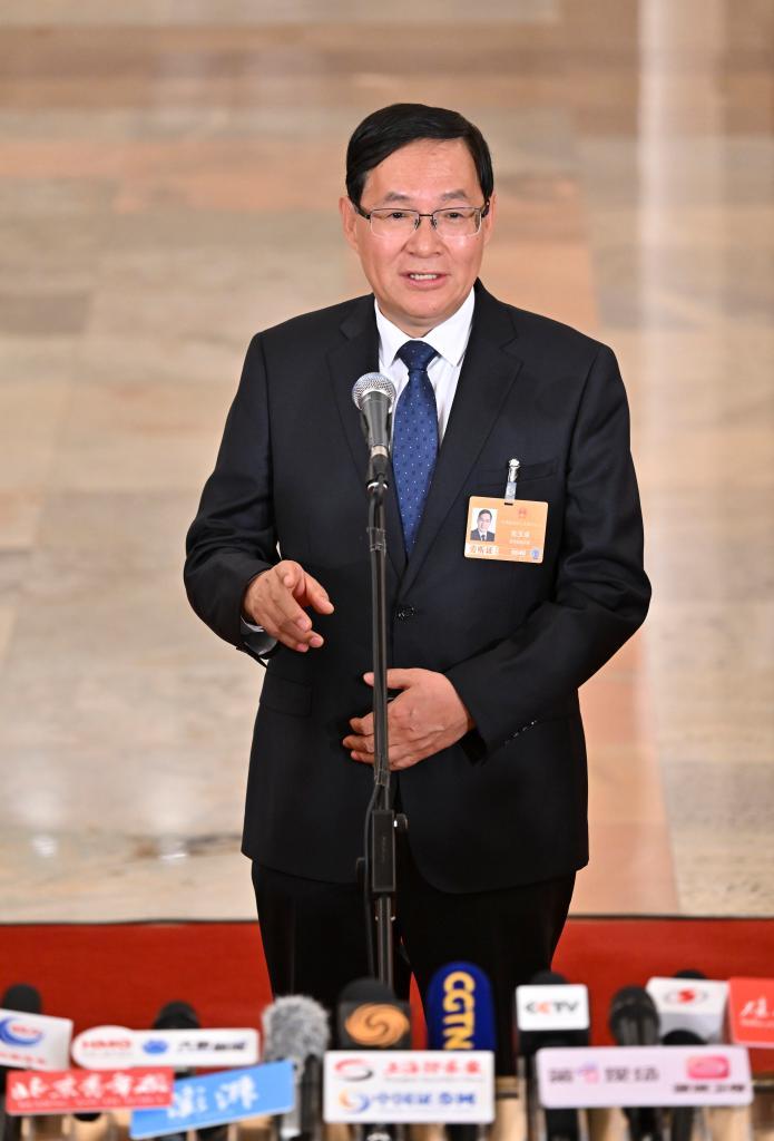 十四届全国人大四次会议首场“部长通道”集中采访活动举行