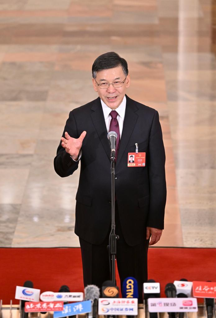 十四届全国人大四次会议首场“部长通道”集中采访活动举行