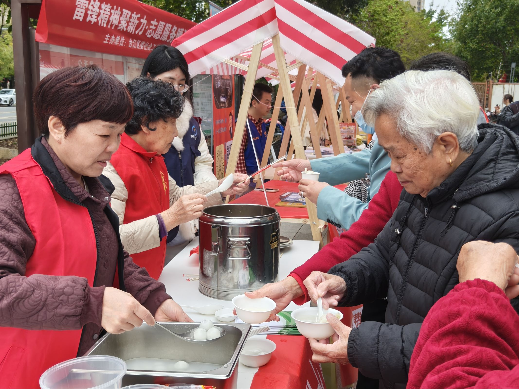 台江瀛东社区举办“3·5”学雷锋纪念日主题志愿服务活动