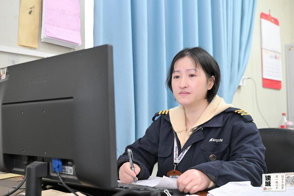 读城 | 她们的位子很小，却守望着福州的晨昏与通途