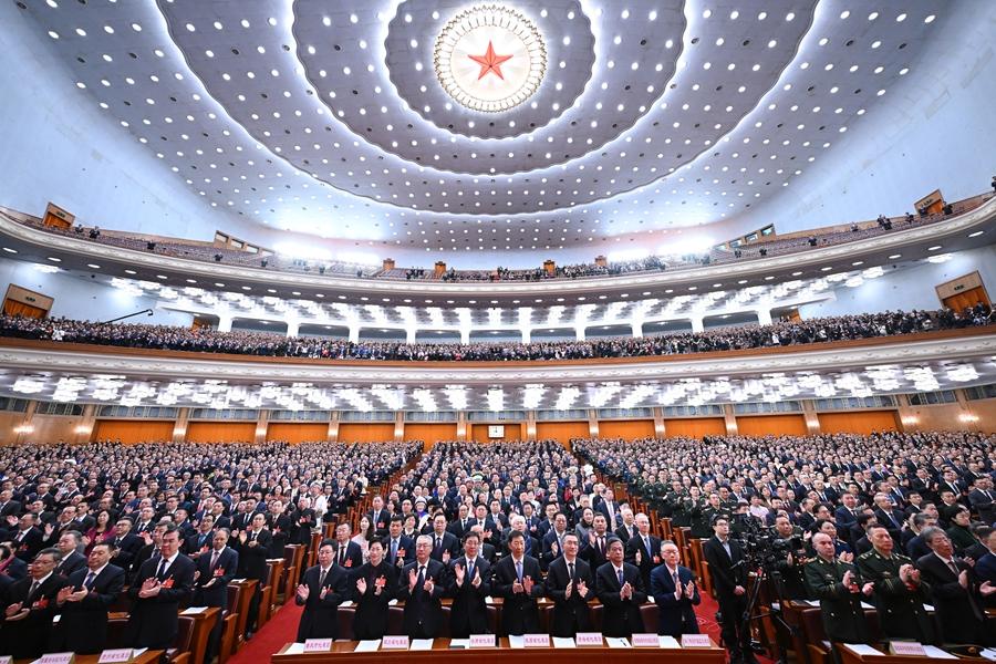 十四届全国人大四次会议举行第二次全体会议