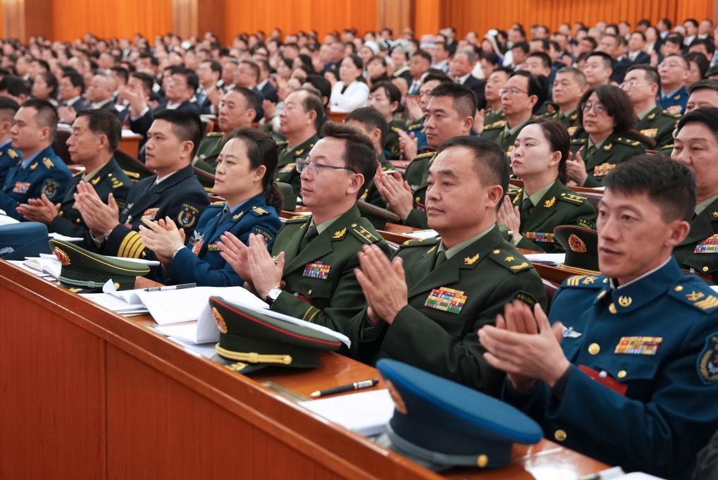 十四届全国人大四次会议举行第二次全体会议