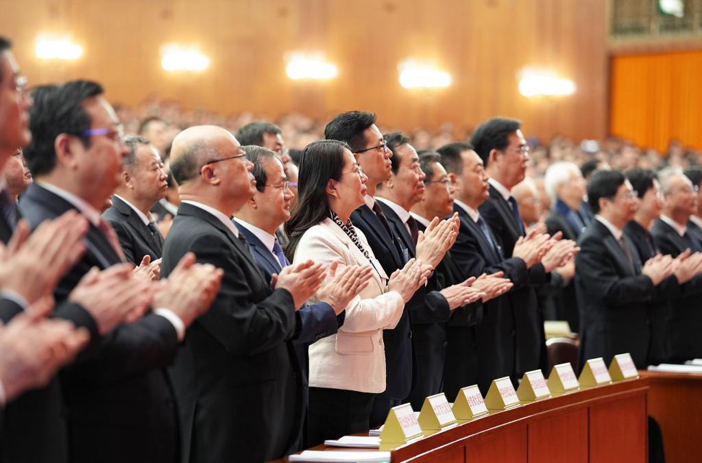 十四届全国人大四次会议举行第二次全体会议