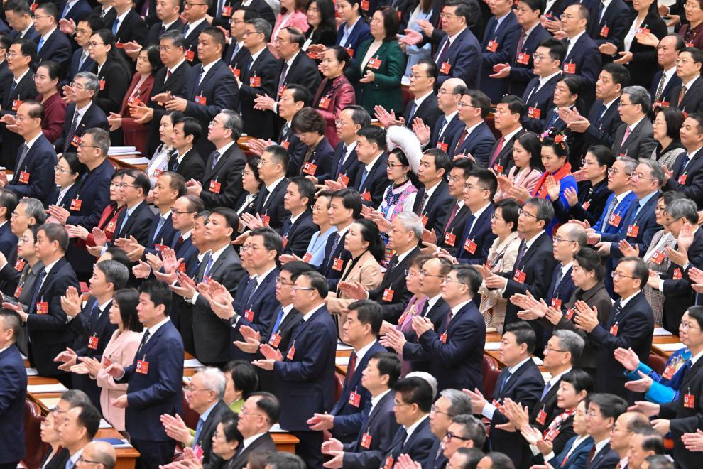 十四届全国人大四次会议举行第二次全体会议