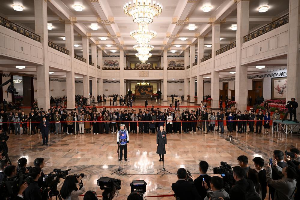 十四届全国人大四次会议第三场“代表通道”集中采访活动举行