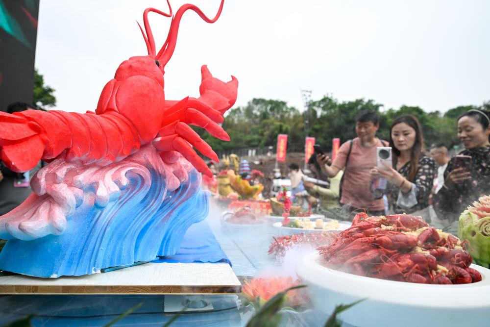 习近平总书记同人大代表、政协委员共商国是纪实