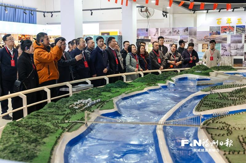 中国地市报研究会第九届会员代表大会暨“百家党媒社长总编宜昌行”侧记