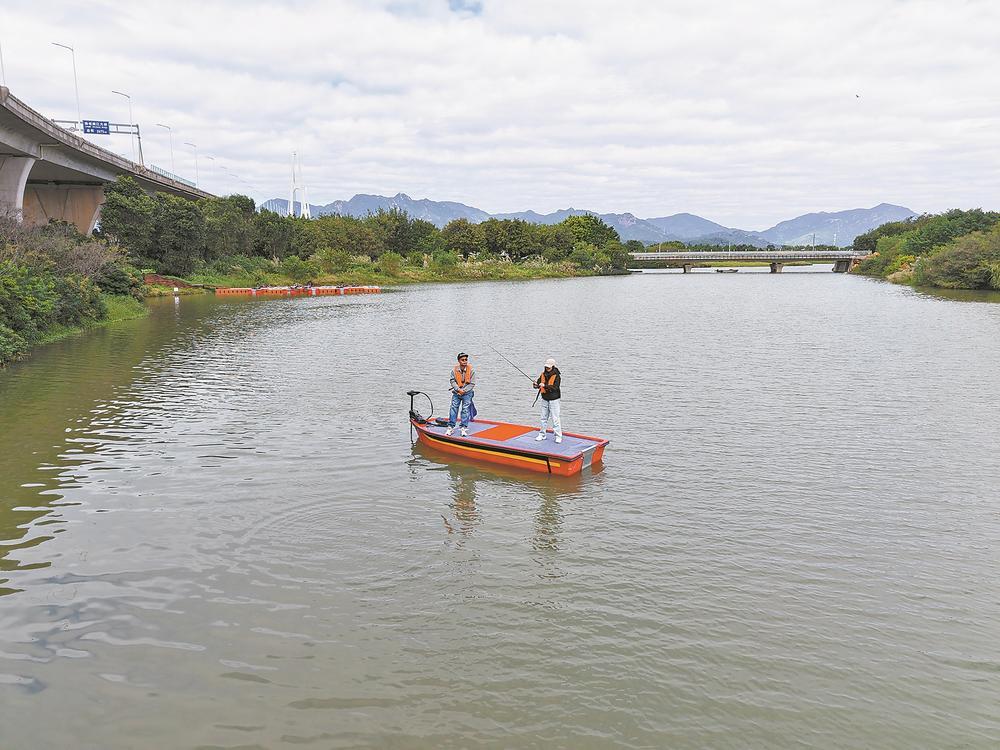 福州兴起路亚钓鱼：一竿一线“钓”起大市场