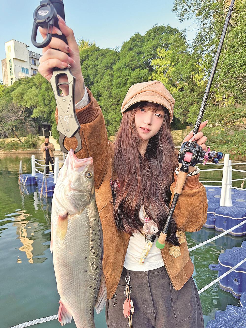 福州兴起路亚钓鱼：一竿一线“钓”起大市场