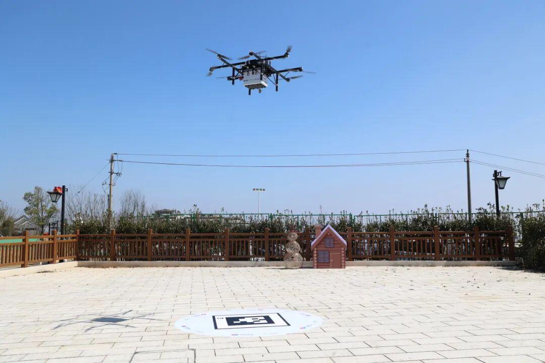 低空物流首飞柱岗顶 鼓岭开启“云端速达”新体验
