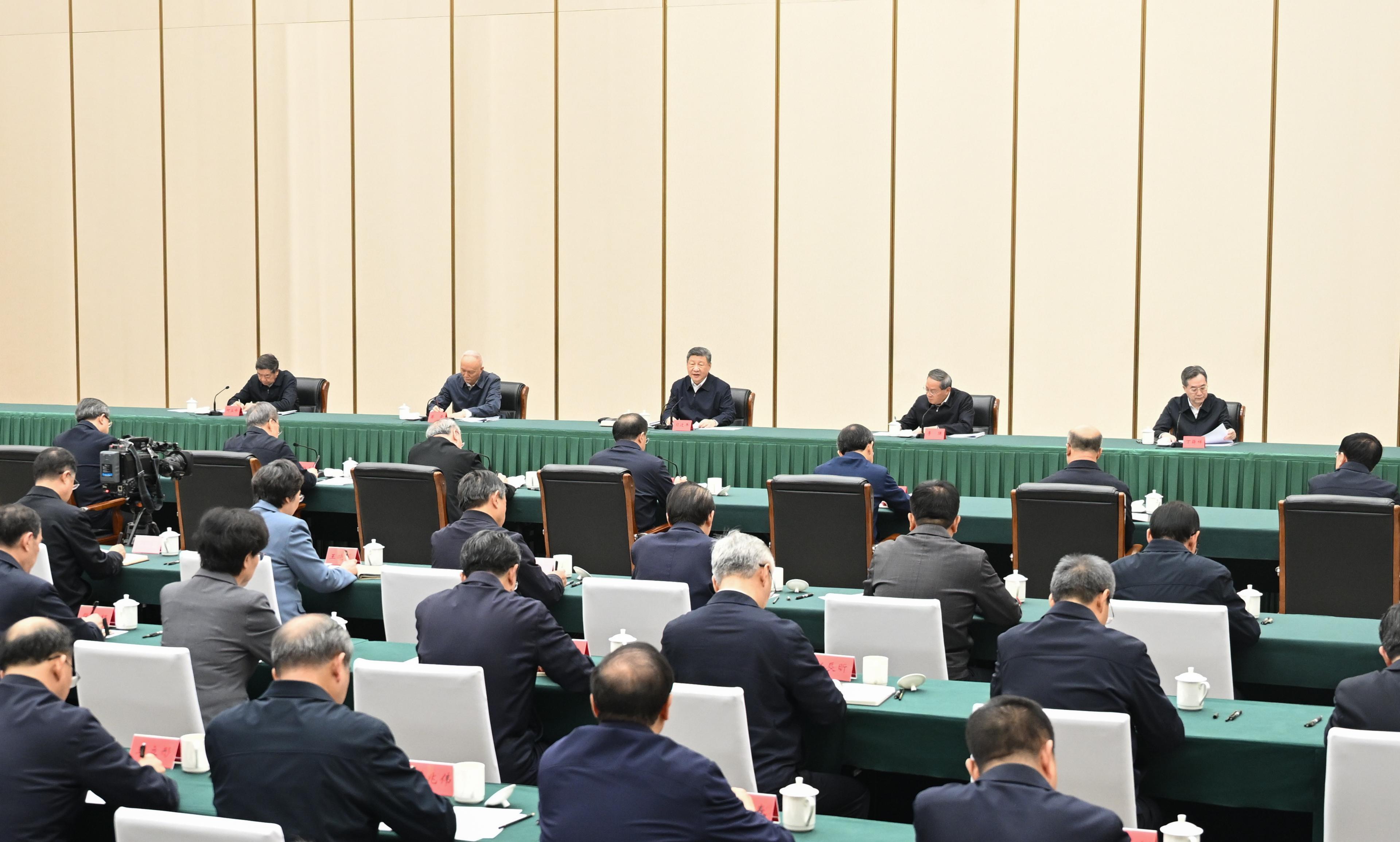 “对雄安的发展前景，我们充满信心”——习近平总书记赴雄安新区考察并主持召开深入推进雄安新区高质量建设和发展座谈会纪实