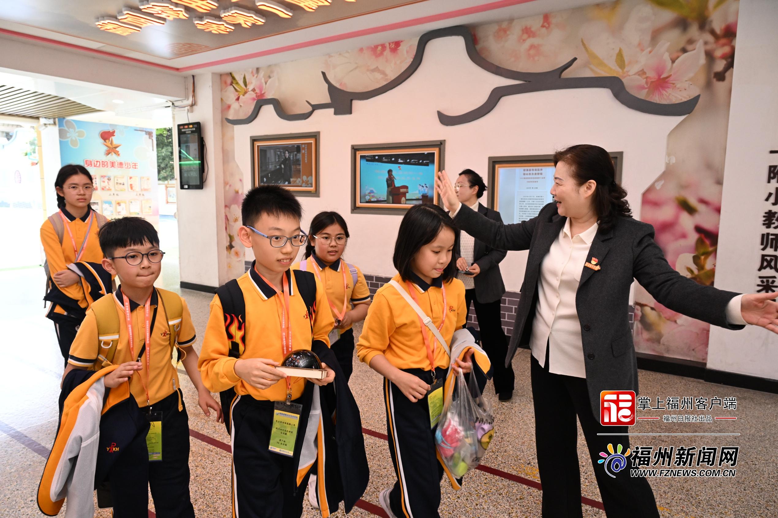 港榕两地学子 同上一堂AI课