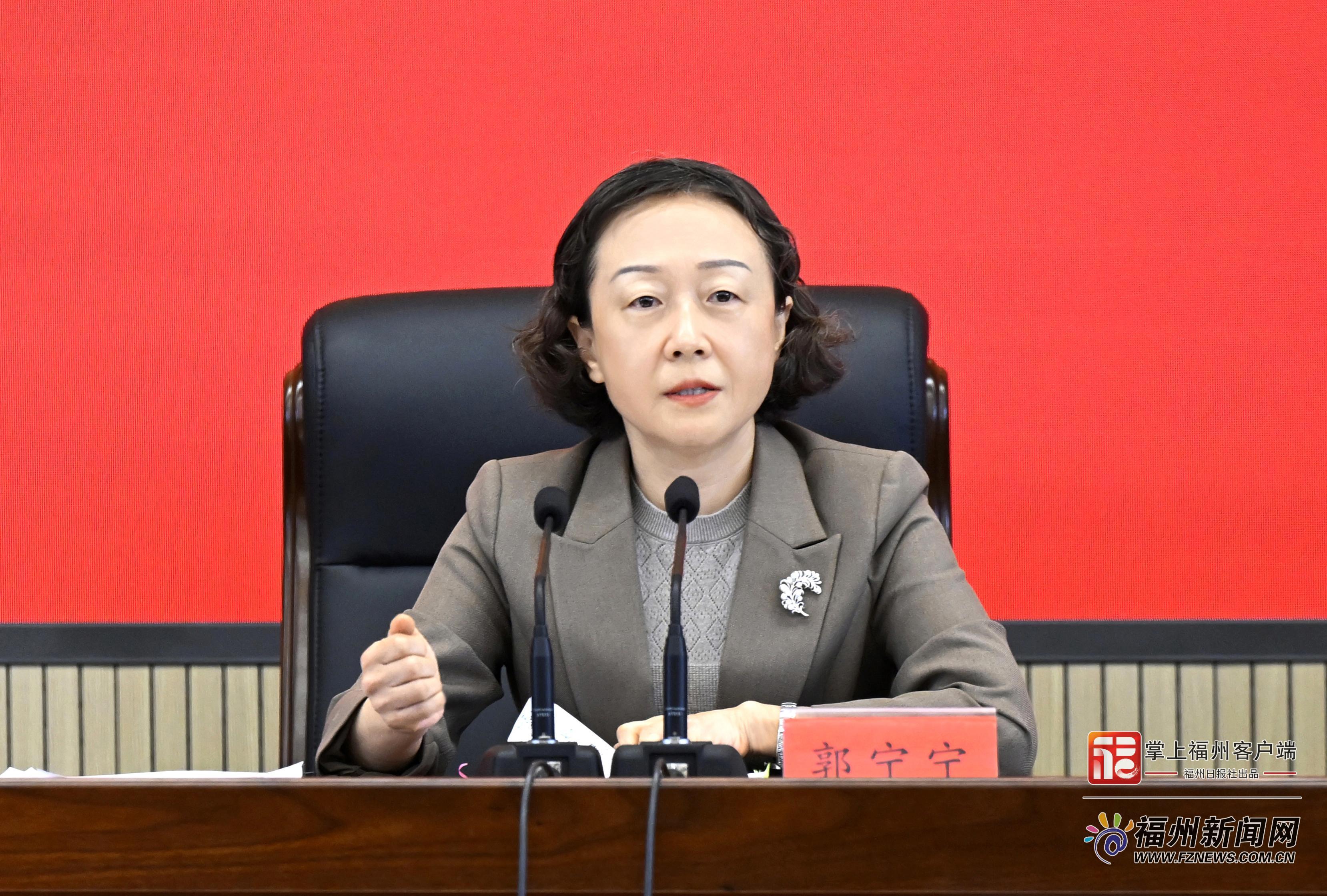 市委举办树立和践行正确政绩观学习教育读书班暨市委理论学习中心组学习会