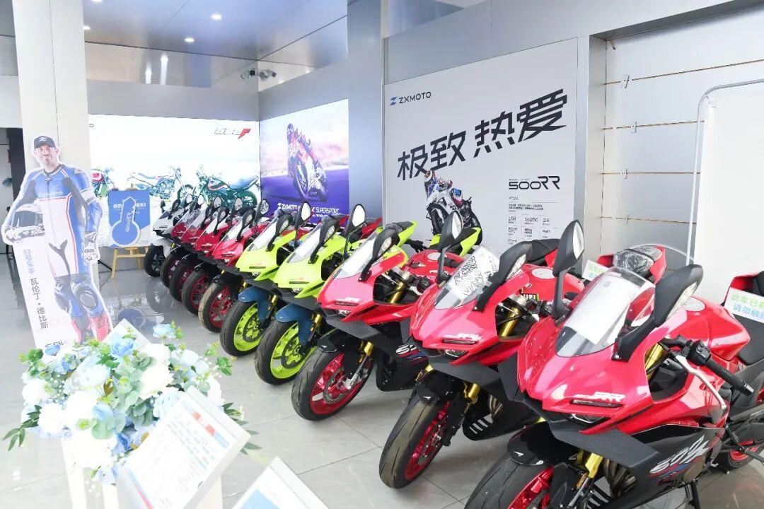 现实版飞驰人生！“张雪旋风”刮到闽侯这里！