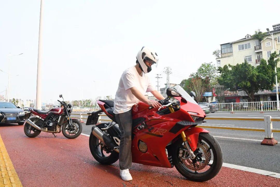 现实版飞驰人生！“张雪旋风”刮到闽侯这里！