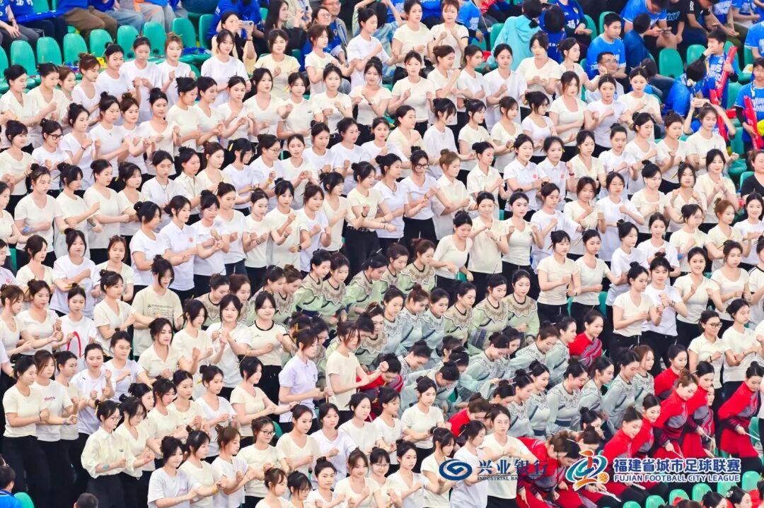“闽超”好燃!51342人现场观看揭幕战,创全国纪录! “闽超”好燃!51342人现场观看揭幕战,创全国纪录!