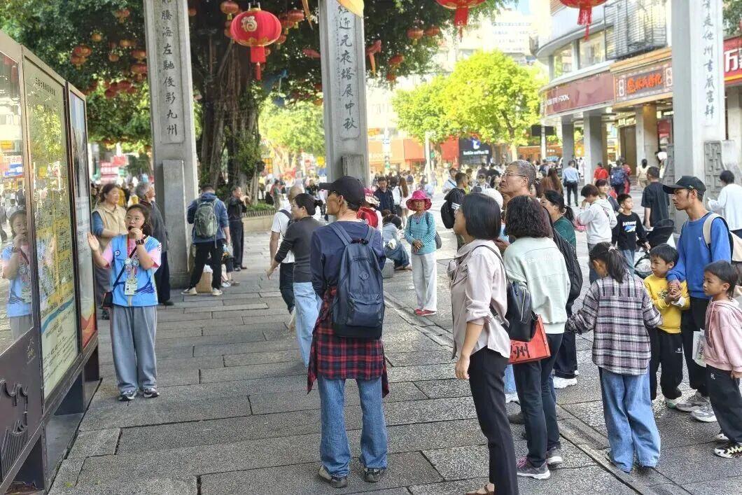 羡慕别人,成为别人,红领巾讲解员石宸伊把福州讲给你听 羡慕别人,成为别人,红领巾讲解员石宸伊把福州讲给你听