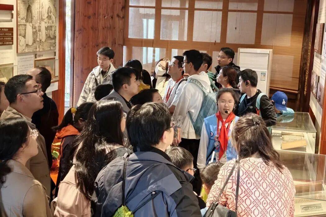 羡慕别人,成为别人,红领巾讲解员石宸伊把福州讲给你听 羡慕别人,成为别人,红领巾讲解员石宸伊把福州讲给你听