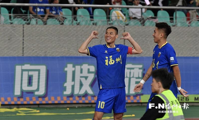 “闽超”第二观赛现场气氛热烈