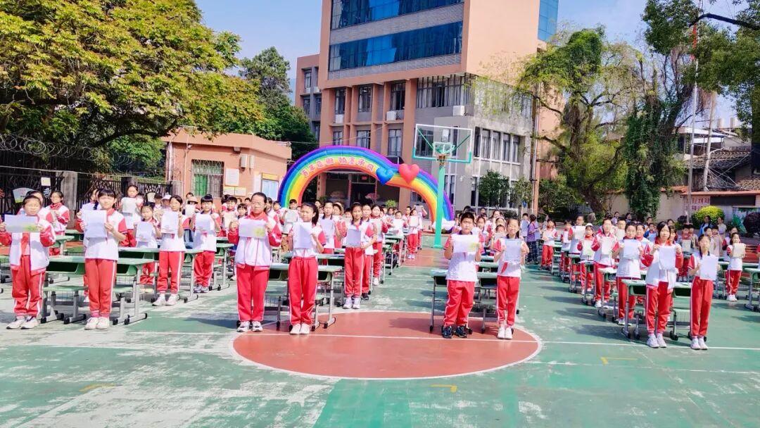 新店校园藏着一群小小写字高手！
