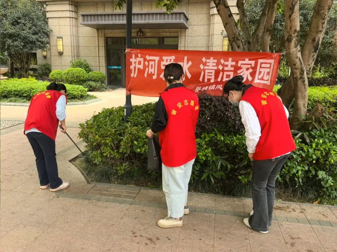晋安岳峰：全域清整小广告积存垃圾 共建洁净有序家园