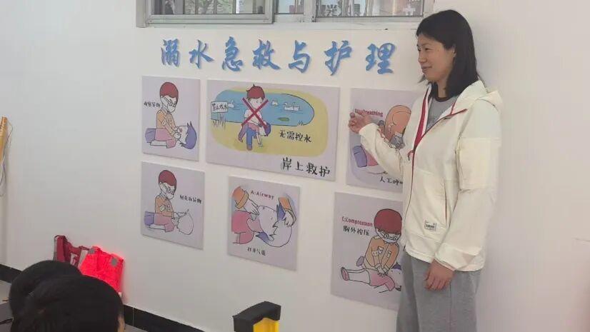 走进防溺水实训基地，安全“童”行不“掉链”
