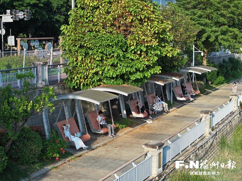 闽江北港公园翻新秋千椅走红