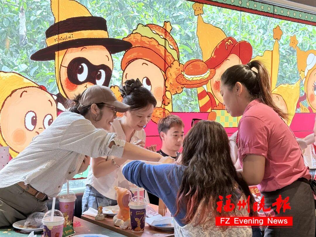 卖爆了！福州好多“超龄儿童”，今天都在买买买！