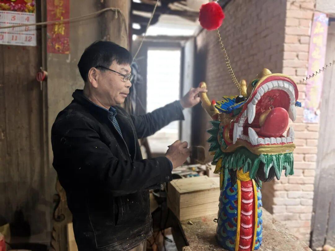 四代传承！长乐老匠人刻出三溪夜赛龙舟“魂”
