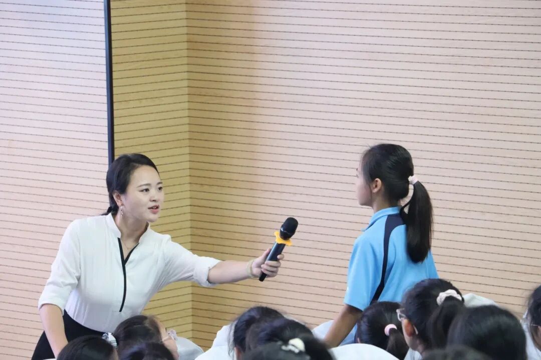 “青春知性 健康同行” “青春知性 健康同行”