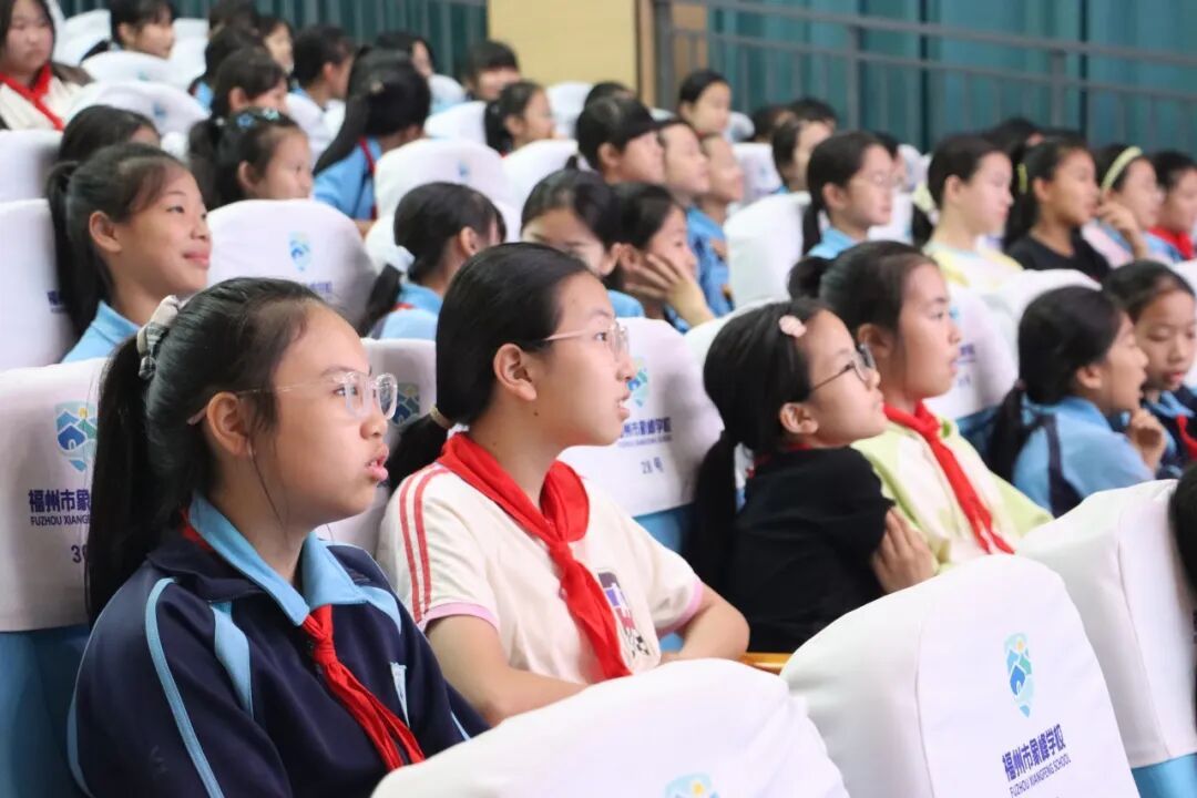 “青春知性 健康同行” “青春知性 健康同行”