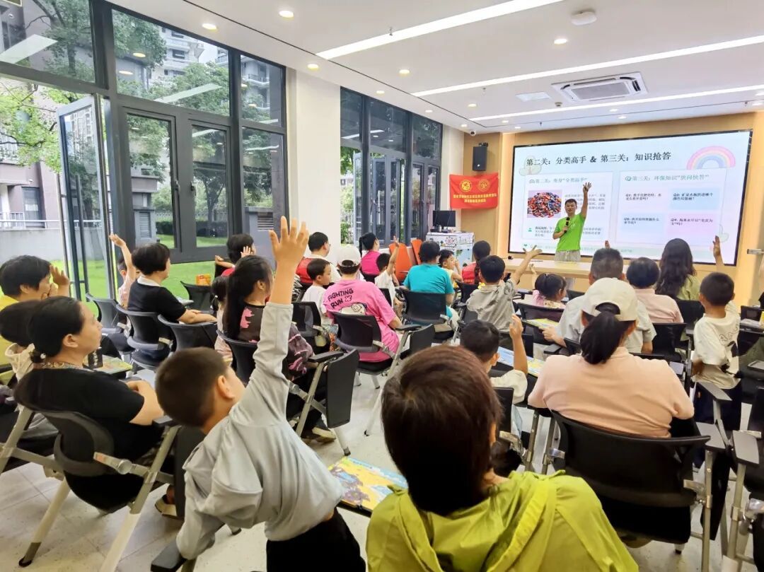 巾帼志愿者牵手萌娃，把环保种子种进童心