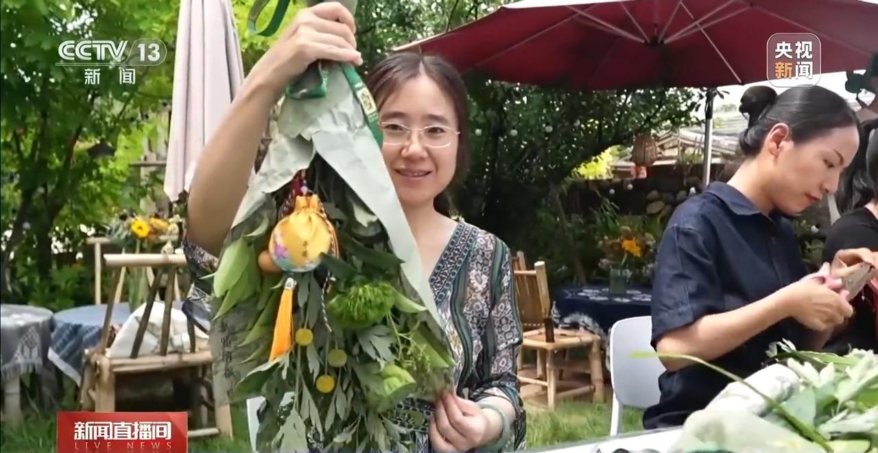 央视网关注福州古厝里的端午新玩法：写午时书、戴“三条簪”