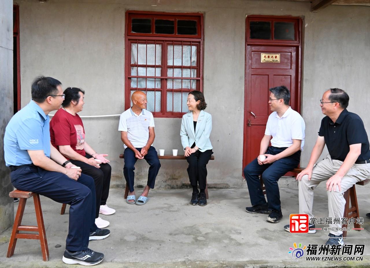 郭宁宁参加市委办公厅主题党日活动