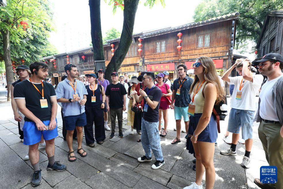 美国青少年在福州感受闽都文化