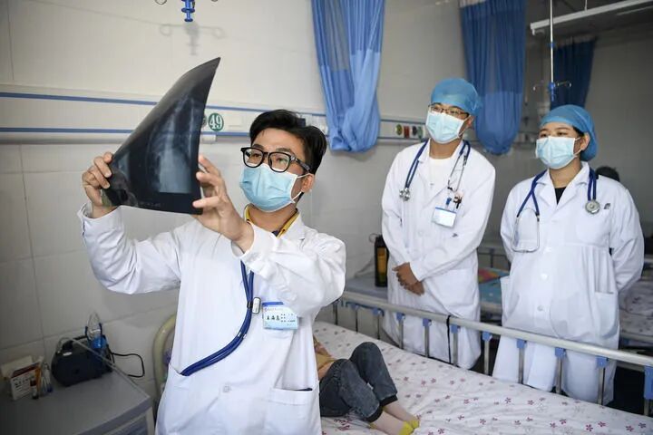 福建省习近平新时代中国特色社会主义思想研究中心在人民日报发表署名文章
