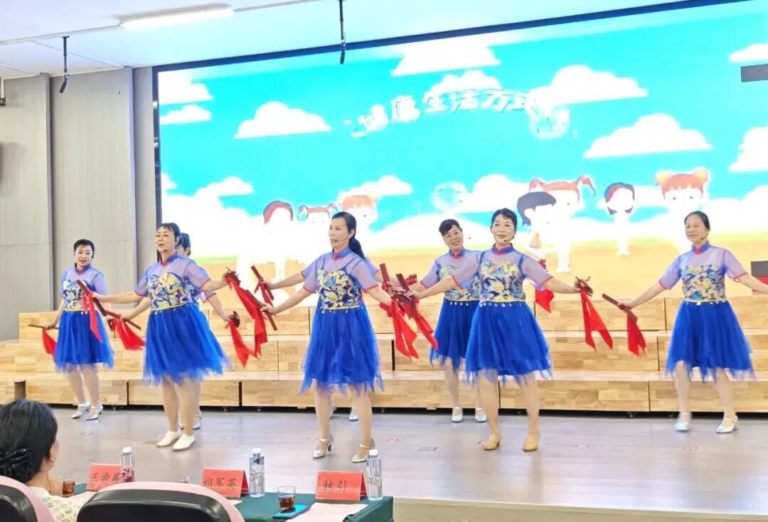 银青共叙家国情！“老少同声颂党恩 携手奋进新征程”关工委走进鼓山新区学校