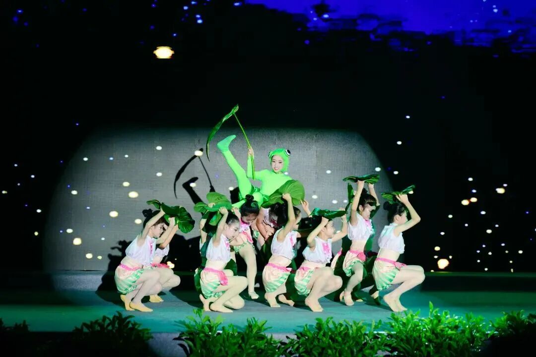 草坪音乐会影像集|象峰少年与星光同歌 草坪音乐会影像集|象峰少年与星光同歌
