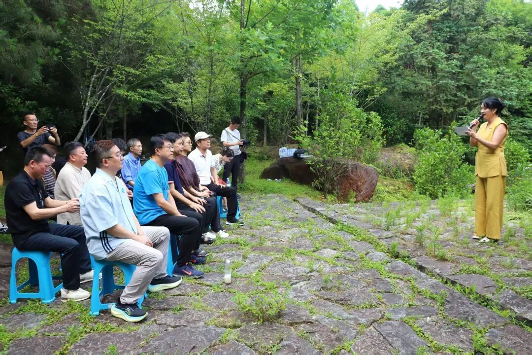 《无名英雄组歌》之《仰望烈士墙上的你》发布 《无名英雄组歌》之《仰望烈士墙上的你》发布