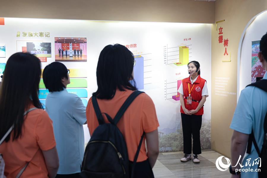 人民网关注：海峡两岸学子在榕城寻访“科举足迹”