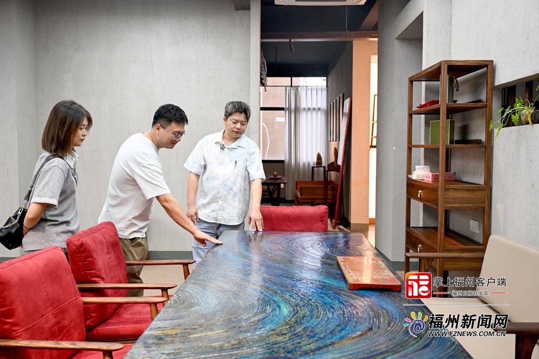 创客Lab｜别人做大件家具，他却靠“小器”开路把大漆卖向全球